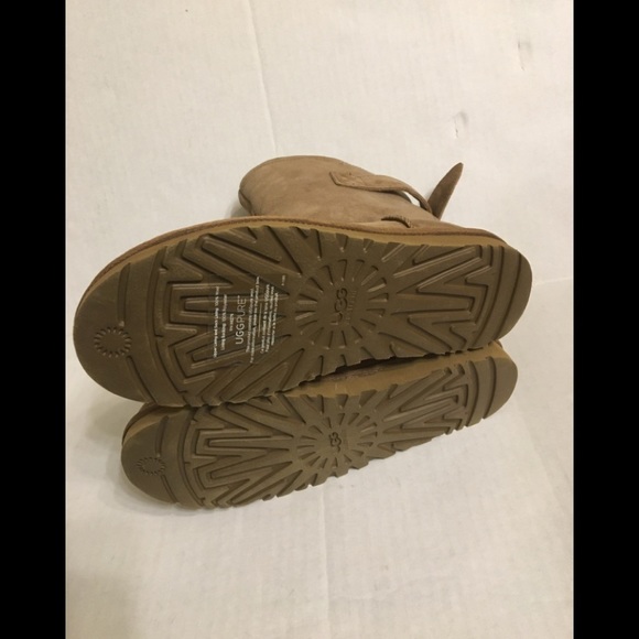 NEW UGG  Boots - Picture 8 of 16